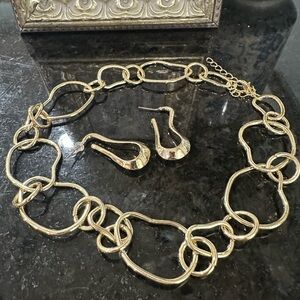 Chic Gold Necklace and Earring Set